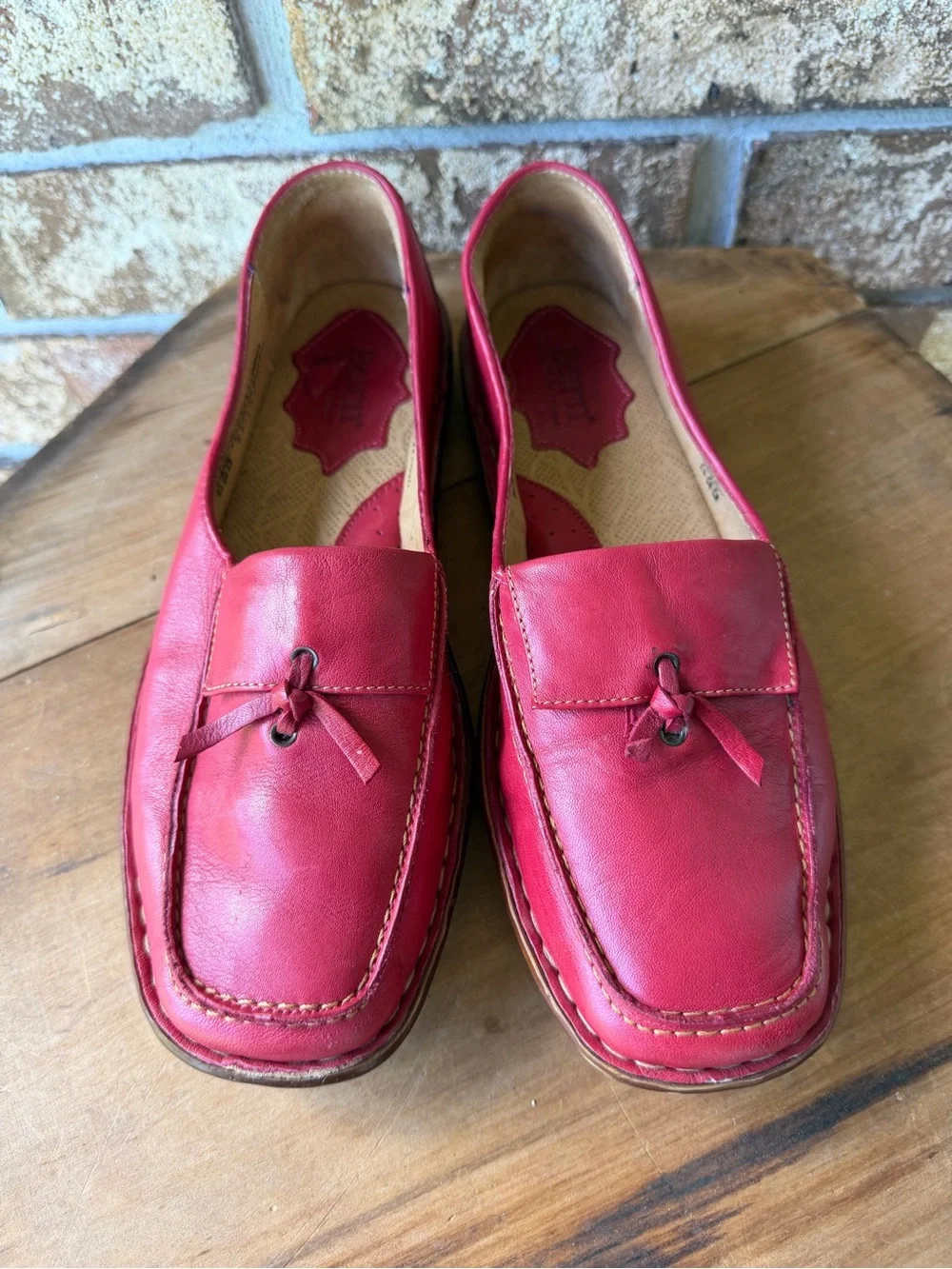 Born Women's Red Leather Tasseled Loafers Size 8 Light Wear See Pics So Cute!